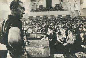 東大全共闘／(Boarded Photo of Yukio Mishima "Todai Zen Kyoto" /)のサムネール