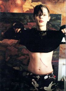 「ANOTHER MAGAZINE 02 SPRING/SUMMER 2002 / Photo: Mario Sorrenti etc.　Edit: Jefferson Hack」画像2