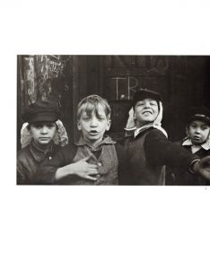 「A Way of Seeing / Photo: Helen Levitt　Text: James Agee」画像2
