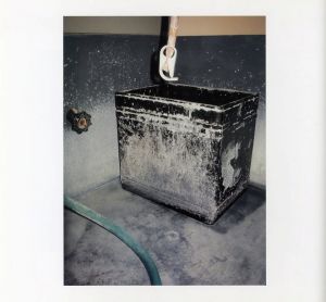 「DARKROOM / 写真：ミシェル・カンポウ　文：マーティン・パー」画像3