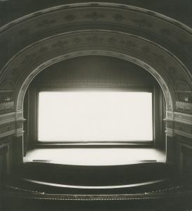 HIROSHI SUGIMOTO: THEATERS／著：杉本博司　デザイン：Takaaki Matsumoto／(HIROSHI SUGIMOTO: THEATERS / Author: Hiroshi Sugimoto　Design: Takaaki Matsumoto)のサムネール