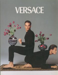GIANNI VERSACE COLLEZIONE DONNA PRIMAVERA ESTATE 1997 N,32／写真：リチャード・アヴェドン　マリオ・テスティーノ　ブルース・ウェーバー／(GIANNI VERSACE COLLEZIONE DONNA PRIMAVERA ESTATE 1997 N,32 / Photo:Richard Avedon, Mario Testino, Bruce Weber)のサムネール