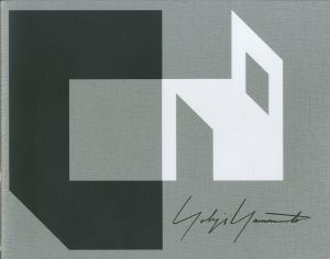 YOHJI YAMAMOTO fall/winter 1998-1999　 ヨウジヤマモト カタログ／写真：イネス・ヴァン・ラムズウィールド／(YOHJI YAMAMOTO fall/winter 1998-1999 / Photo: Ines Van Lamsweerde)のサムネール