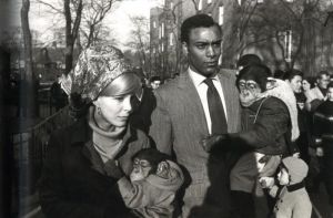 「THE MAN IN THE CROWD　The Uneasy Street of Garry Winogrand / Author: Garry Winogrand　Foreword: Fran Lebowitz 　Essay: Ben Lifson」画像2