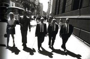 「THE MAN IN THE CROWD　The Uneasy Street of Garry Winogrand / Author: Garry Winogrand　Foreword: Fran Lebowitz 　Essay: Ben Lifson」画像3