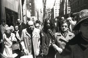 「THE MAN IN THE CROWD　The Uneasy Street of Garry Winogrand / Author: Garry Winogrand　Foreword: Fran Lebowitz 　Essay: Ben Lifson」画像7
