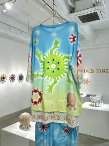 「Undefined Top 1 / Kim Laughton」画像1