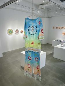 「Undefined Top 1 / Kim Laughton」画像2
