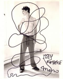 ISSEY MIYAKE MEN／Art work：大類信　写真：ジャック・ピアソン／(ISSEY MIYAKE MEN / Art work: Makoto Ohrui　Photo: Jack Pierson)のサムネール